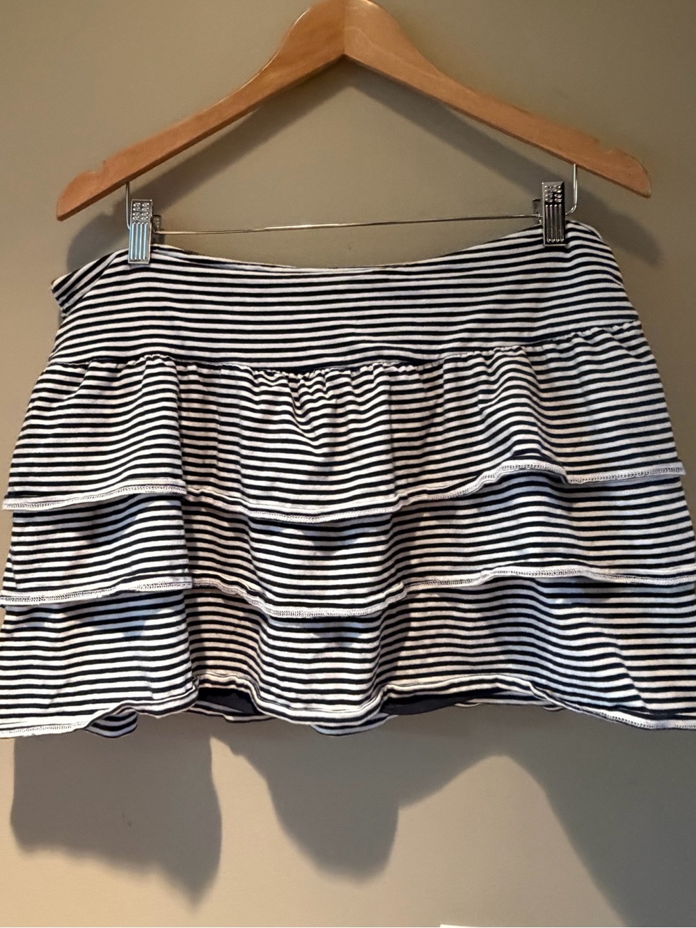 Hollister Navy & White Striped Tiered Ruffle Skort XL